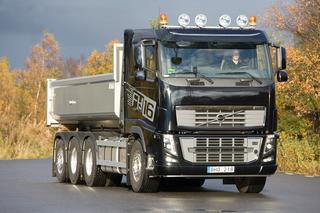 El Volvo FH16 se emplea en Suecia también como rígido remolcador para combinaciones de 60 toneladas.